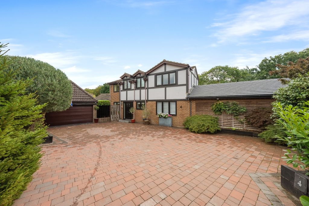 Property photo 1 of 46 5129752
