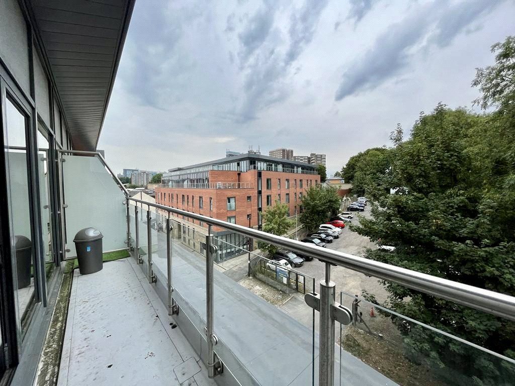 Property photo 1 of 9 Photo 06