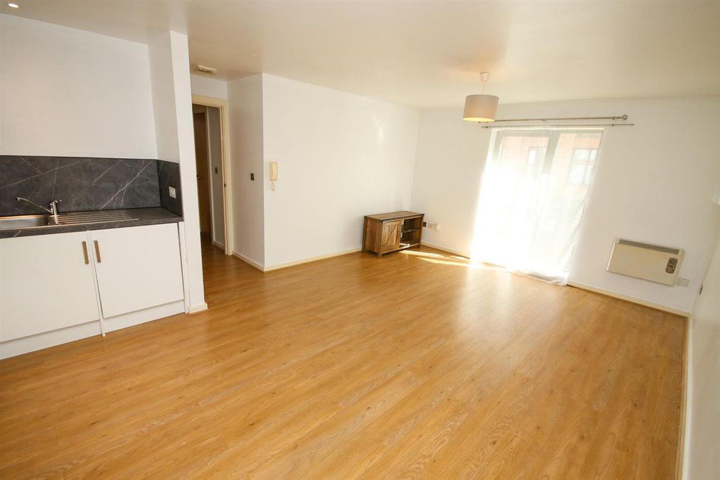 Property photo 3 of 11 Img_0084.Jpg