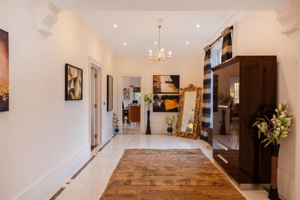 Property photo 3 of 19 13 Prince Albert Road Hi-3.Jpg