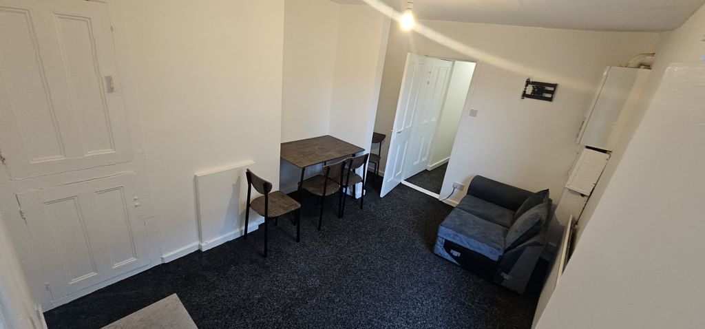 Property photo 1 of 9 Living Room