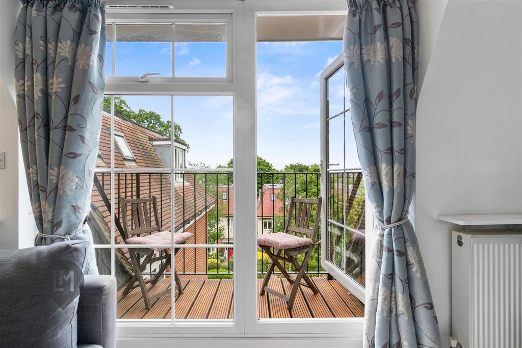 Property photo 3 of 6 Balcony