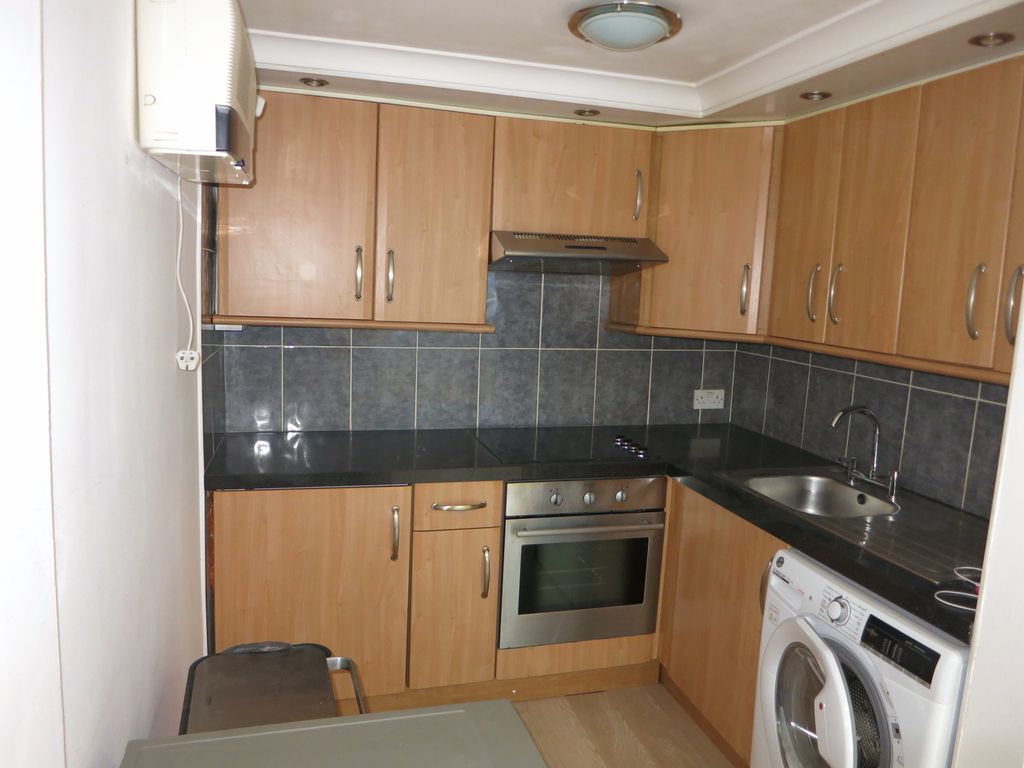 Property photo 3 of 6