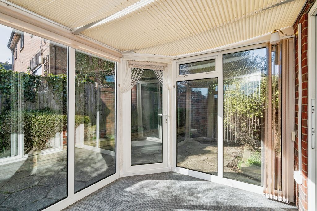 Property photo 3 of 10 Conservatory