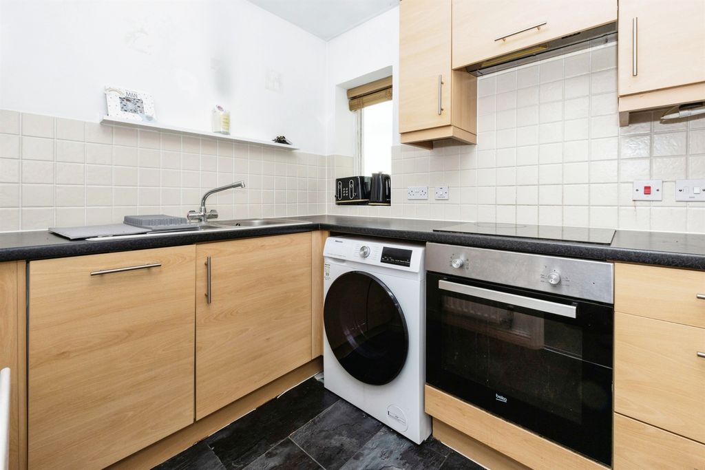 Property photo 3 of 17