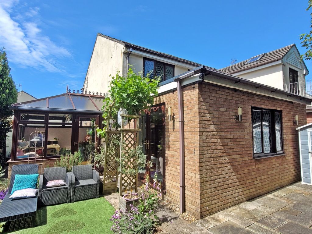 Property photo 2 of 34