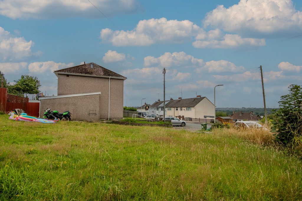 Property photo 2 of 26