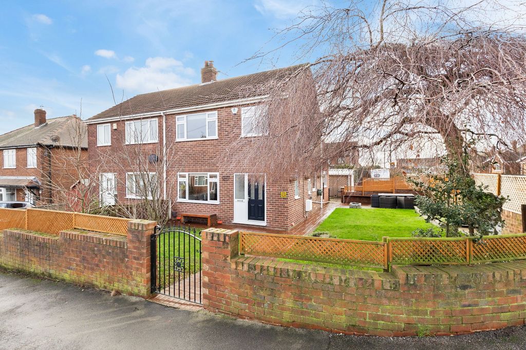 Property photo 1 of 26