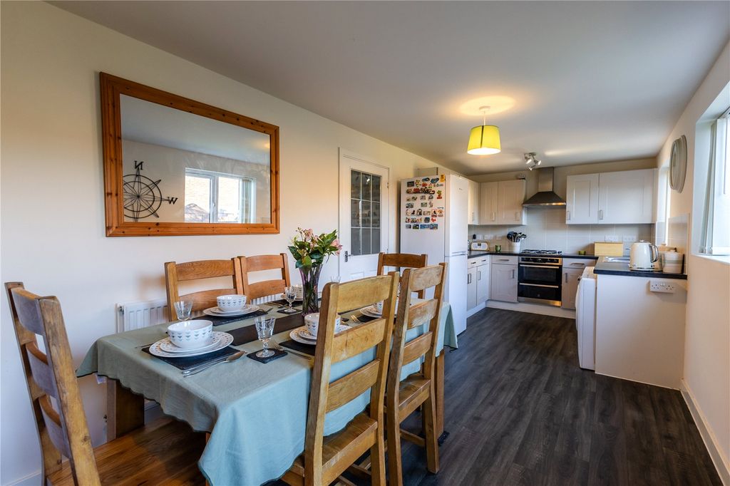 Property photo 2 of 38 Picture No. 09