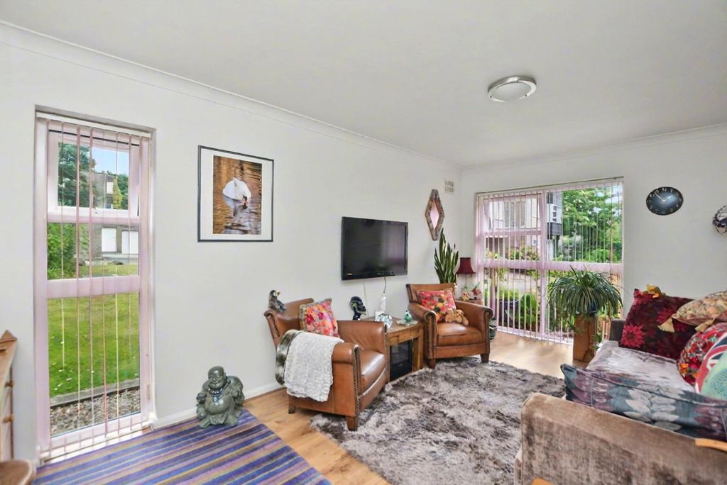 Property photo 2 of 10 Picture No. 23