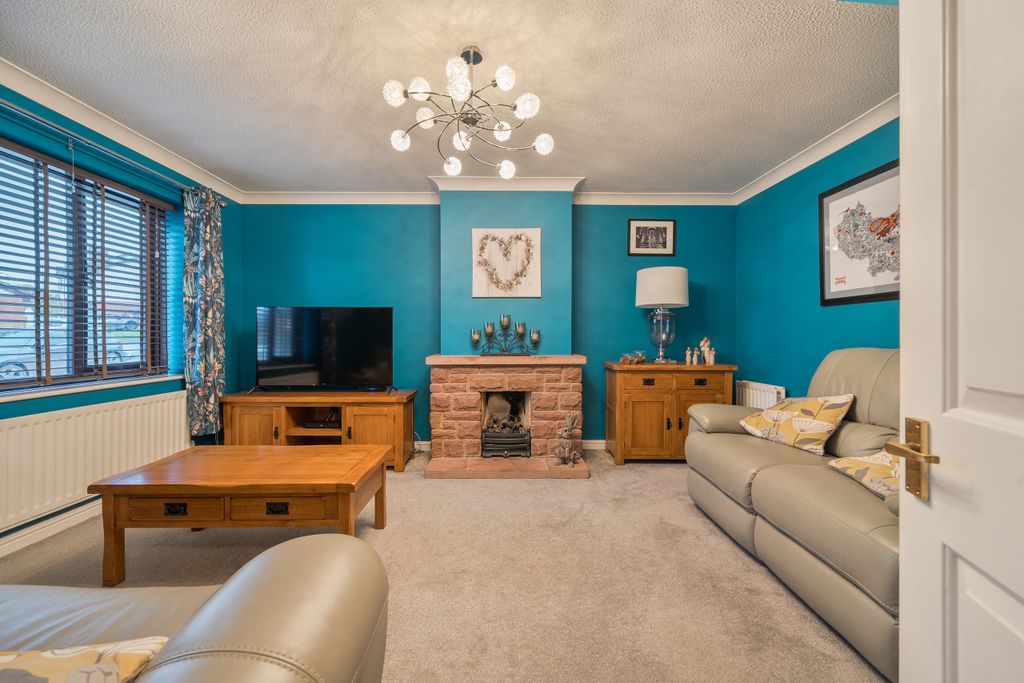 Property photo 2 of 25 Living Room