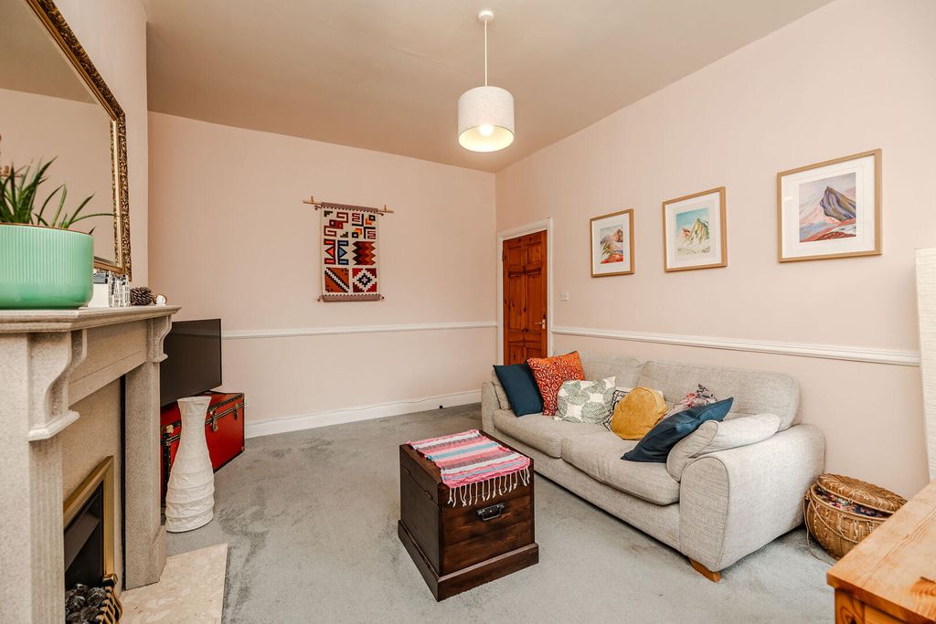 Property photo 1 of 19 Living Room