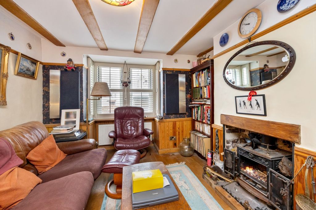 Property photo 3 of 19