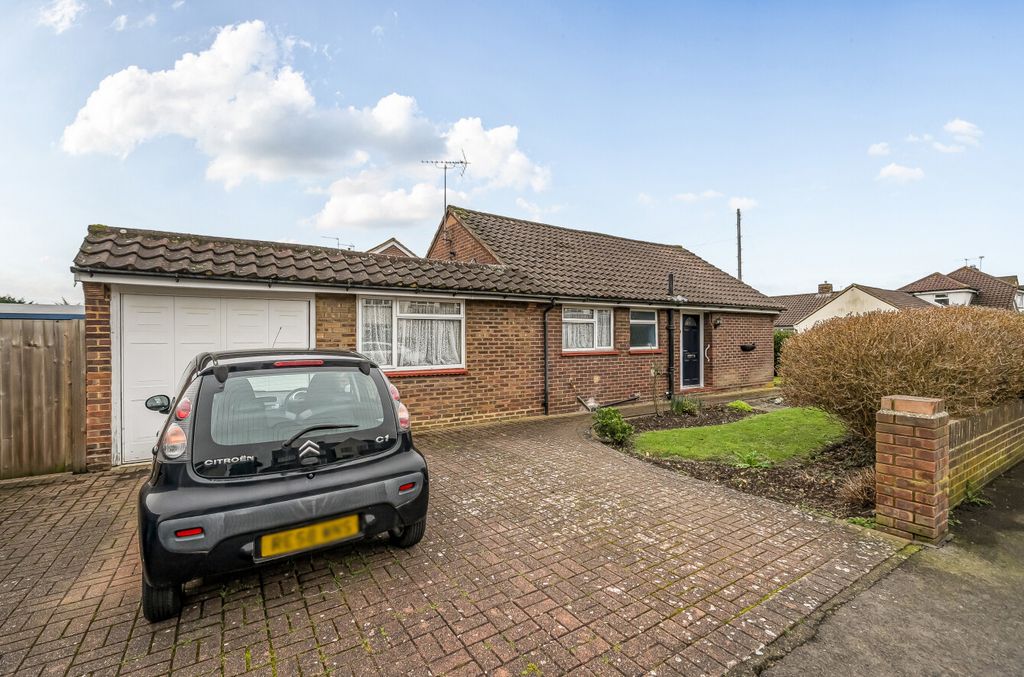 Property photo 1 of 18 1407889-18-699859...