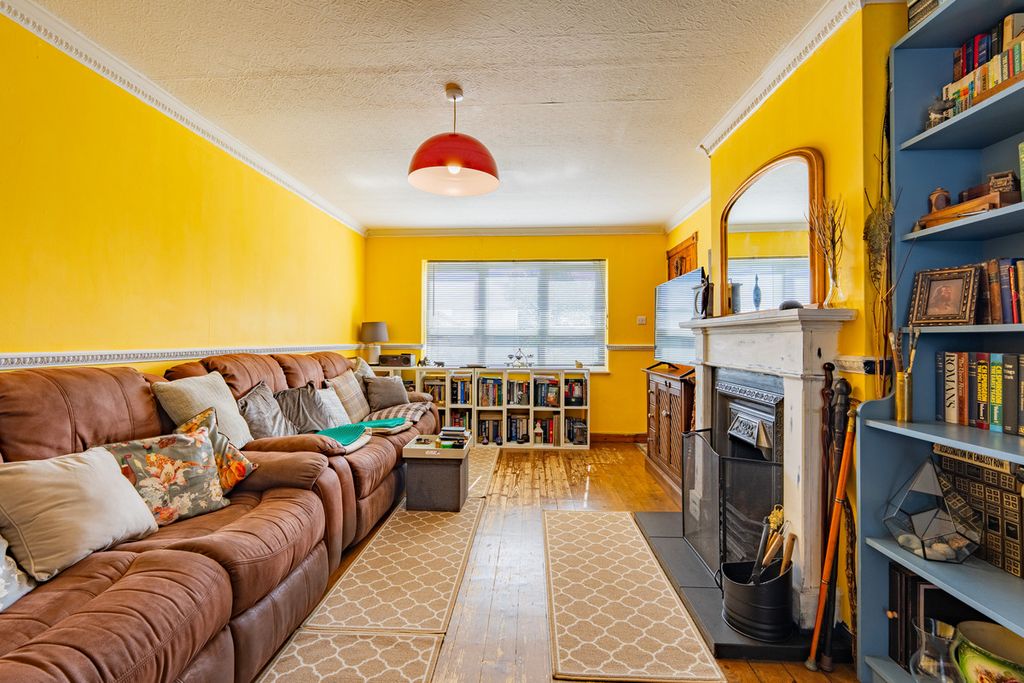 Property photo 2 of 44