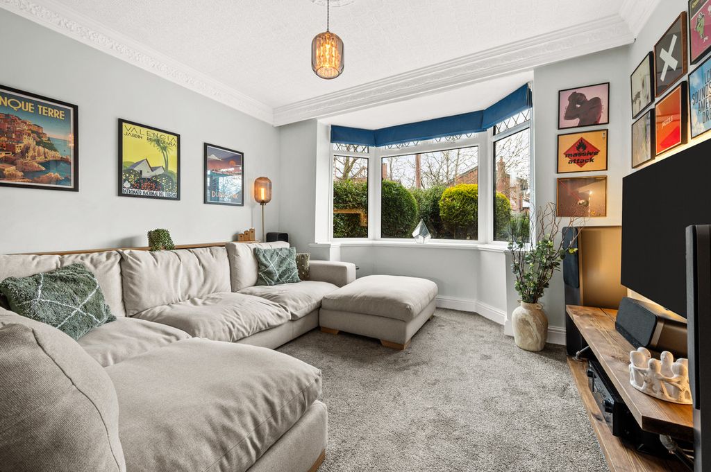 Property photo 3 of 34