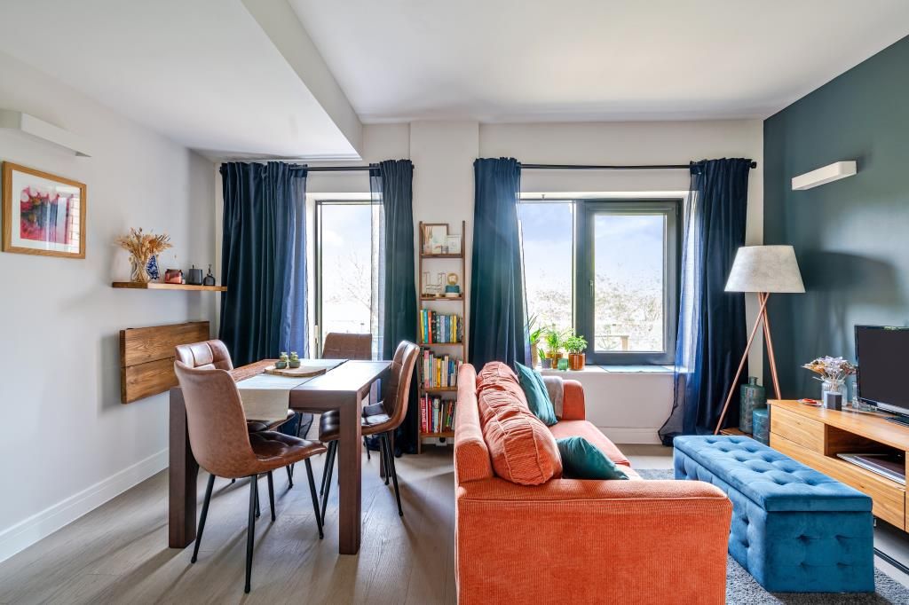 Property photo 2 of 16 Living Space