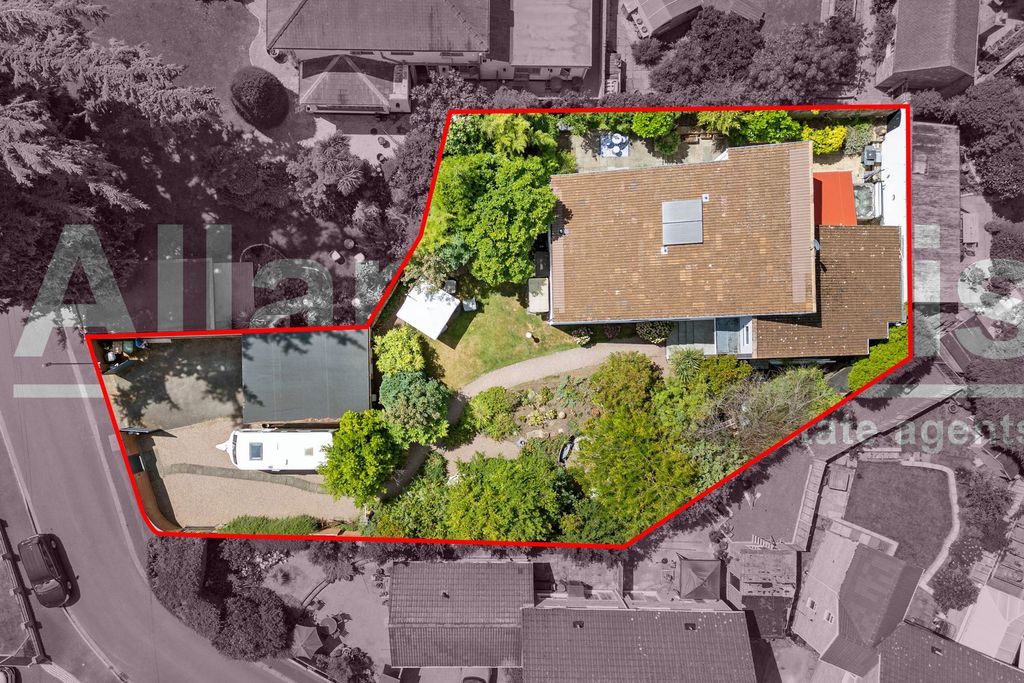 Property photo 2 of 34