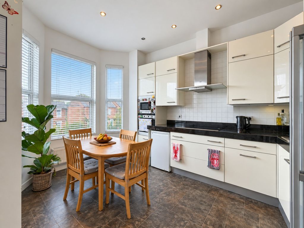 Property photo 3 of 33 6103257