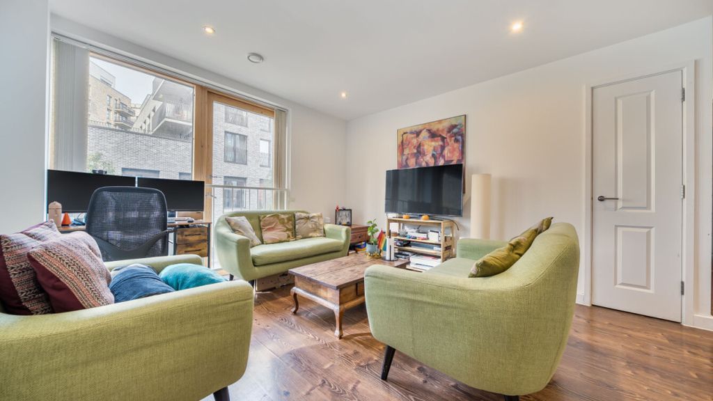 Property photo 2 of 20