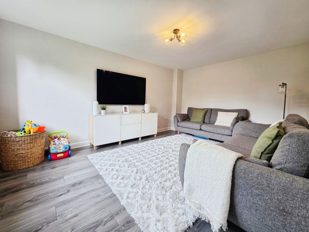 Property photo 2 of 13 Pbox-Img.Jpg