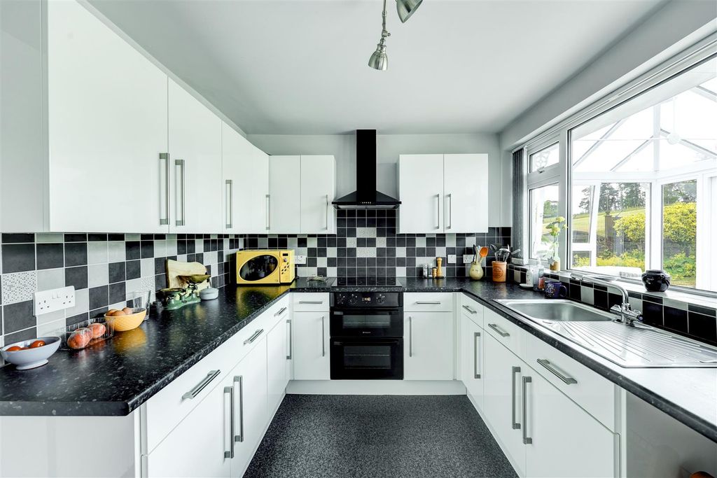 Property photo 2 of 22 Kitchen