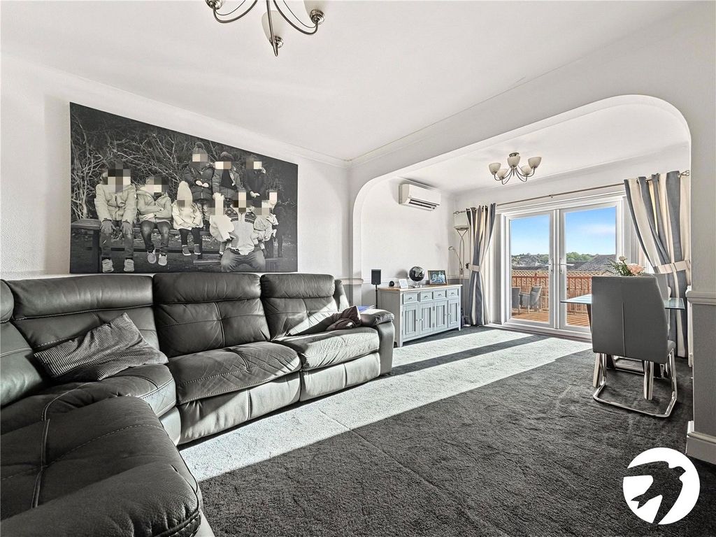 Property photo 3 of 14 Lounge/Dining Area
