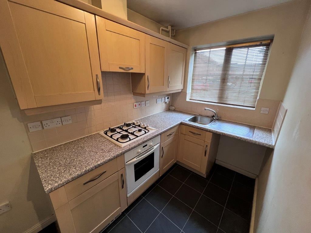 Property photo 2 of 8 Kitchen