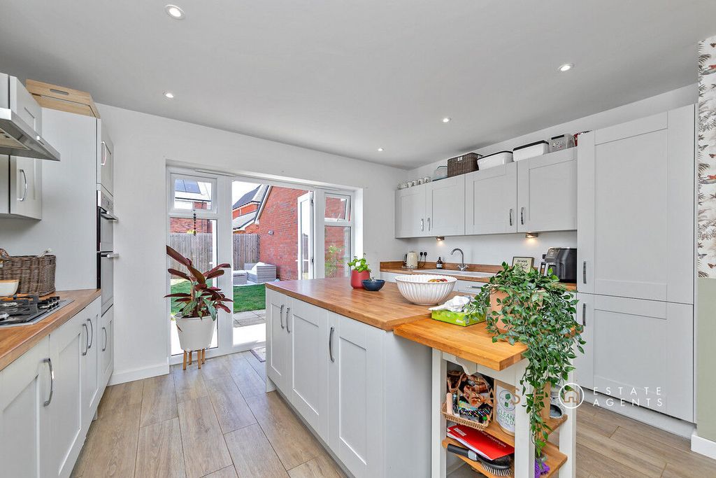 Property photo 1 of 35