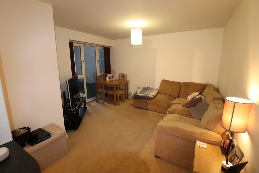 Property photo 3 of 9 Photo 03