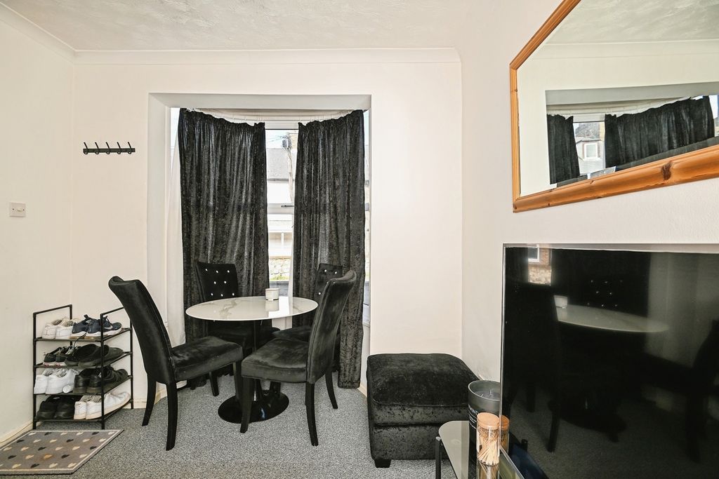 Property photo 2 of 19 Pbox-Img.Jpg