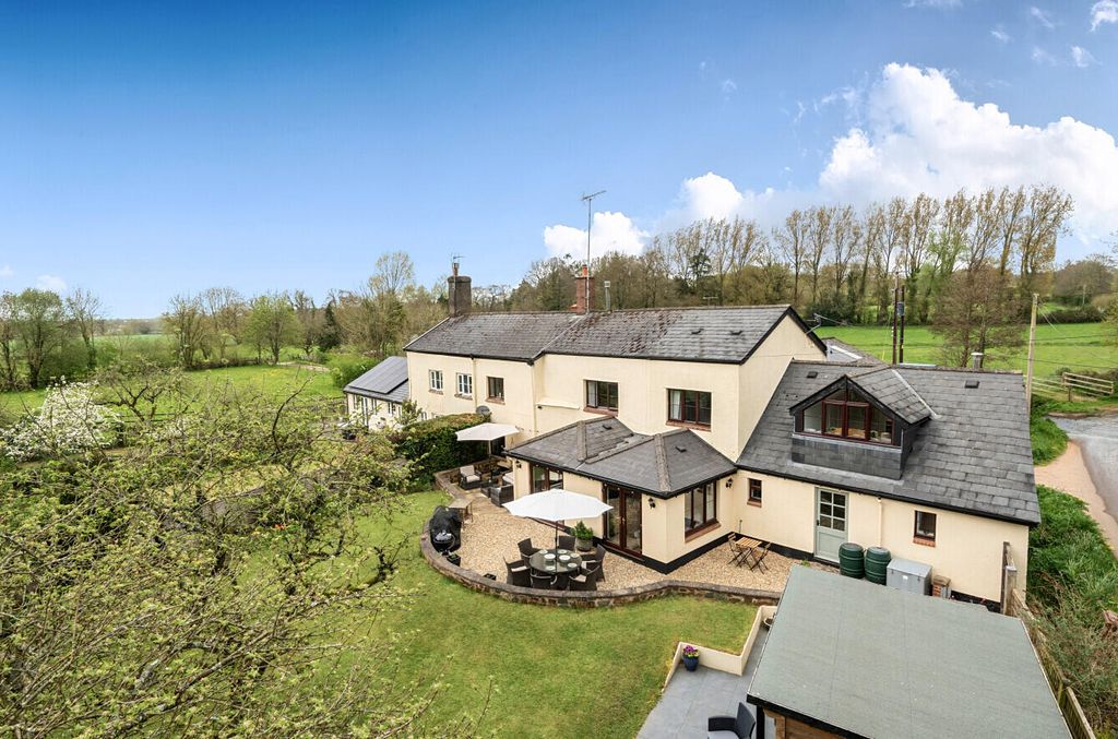 Property photo 1 of 28 Rear Garden