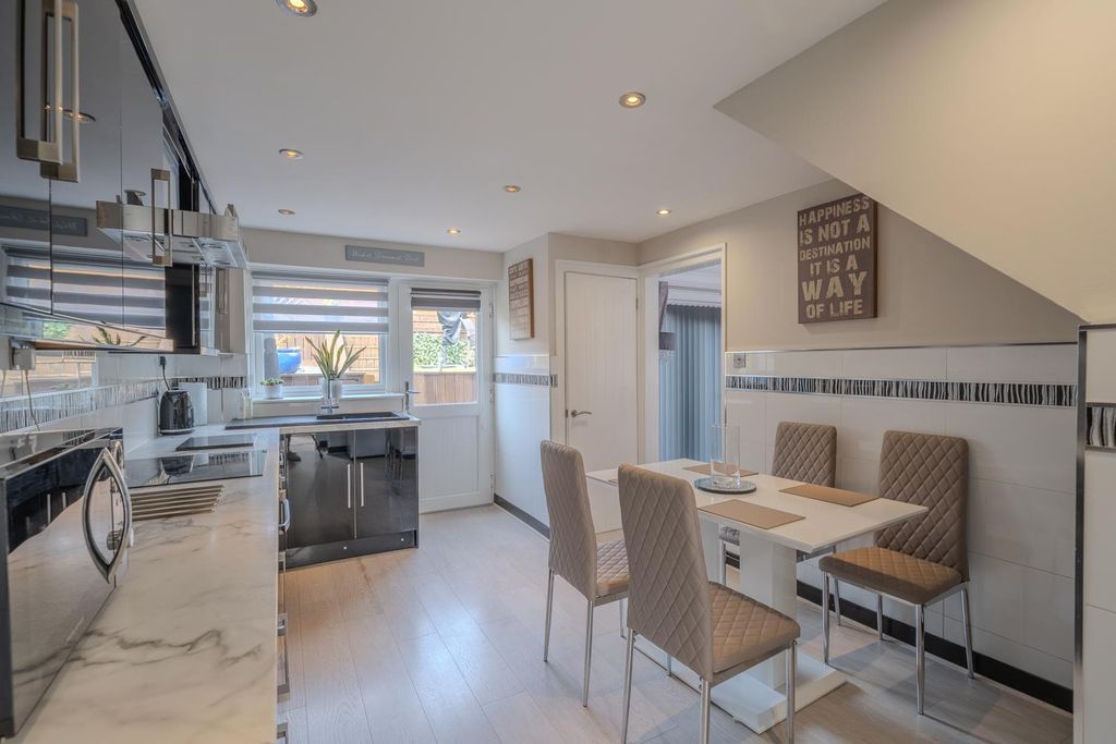 Property photo 2 of 23 4 Sunnybank-9.Jpg