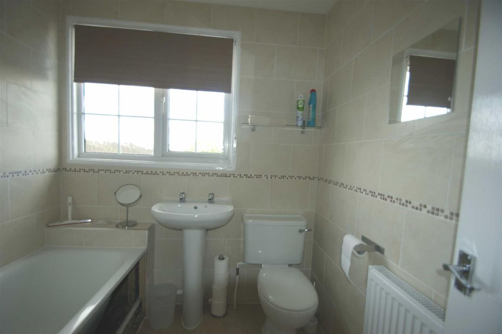 Property photo 3 of 5