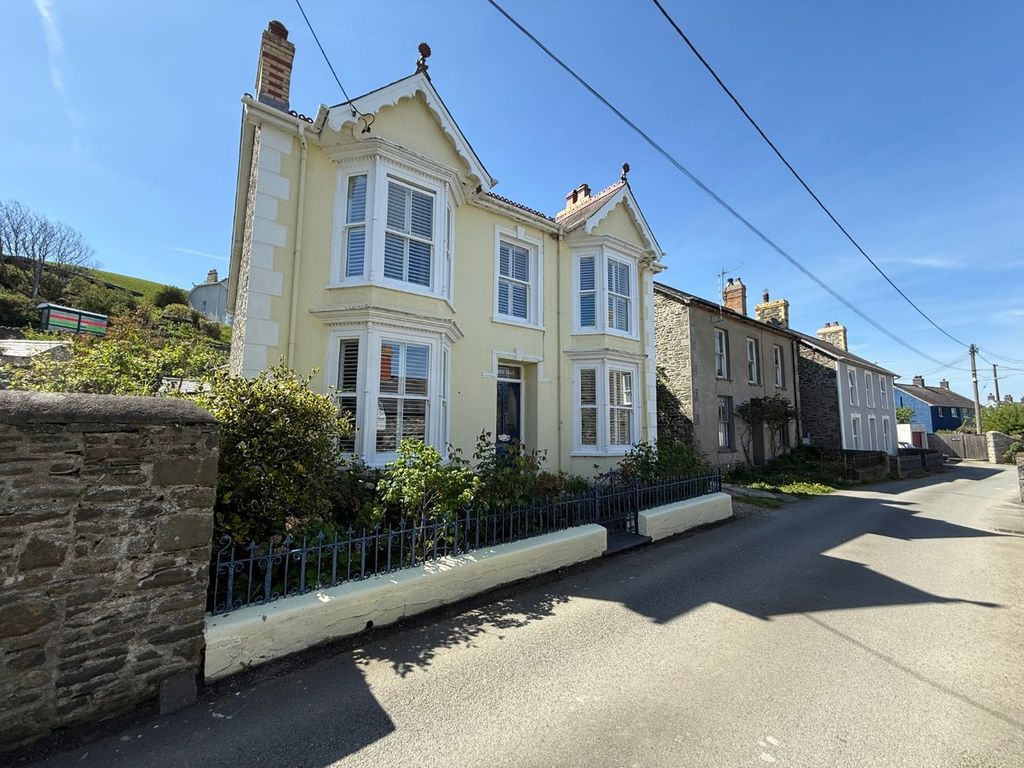 Property photo 1 of 54