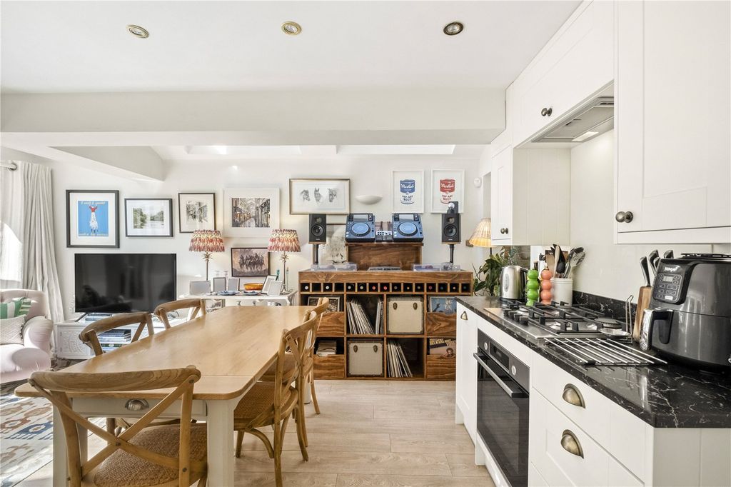 Property photo 3 of 12 Picture No. 02