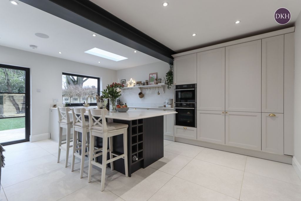 Property photo 3 of 17 Picture No. 11