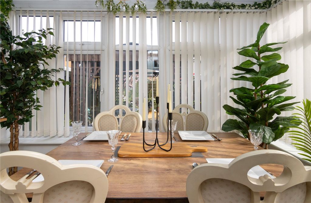 Property photo 3 of 23 Picture No. 14