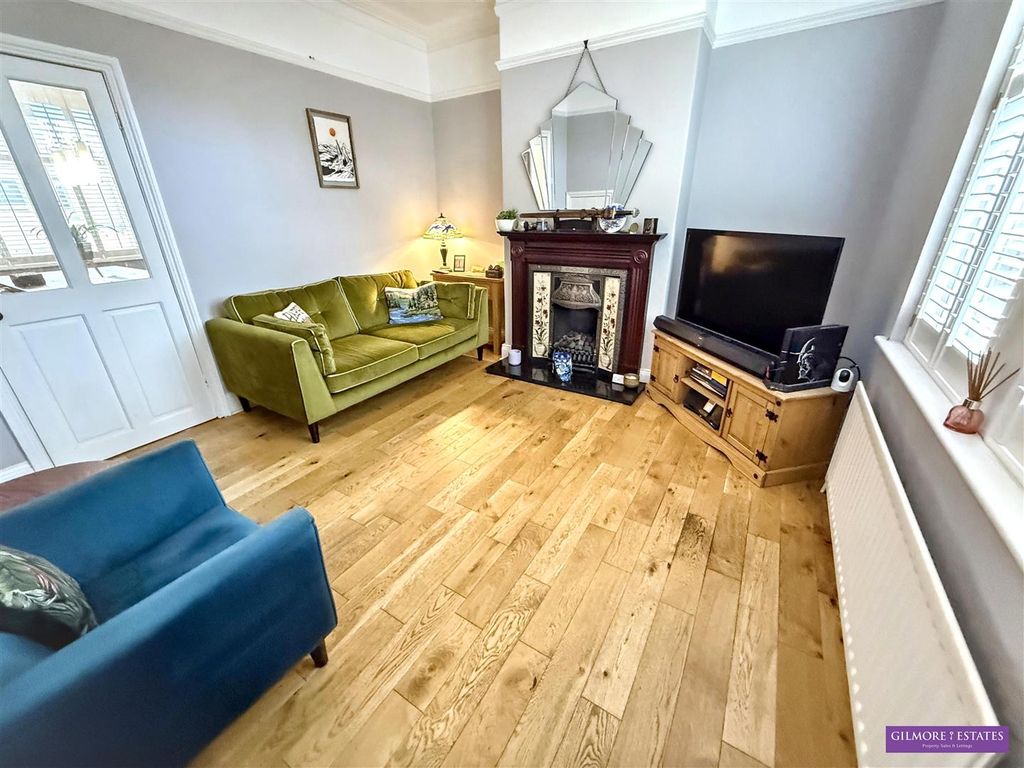 Property photo 2 of 12 Lounge