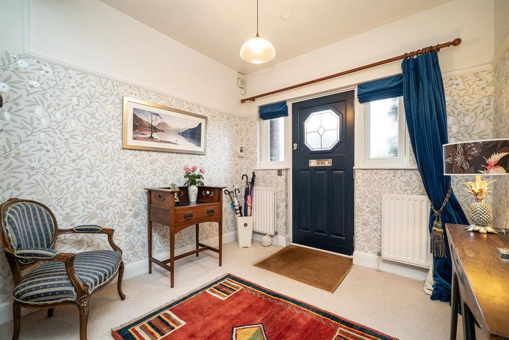 Property photo 2 of 29 188-Abbots-Road-1027.Jpg