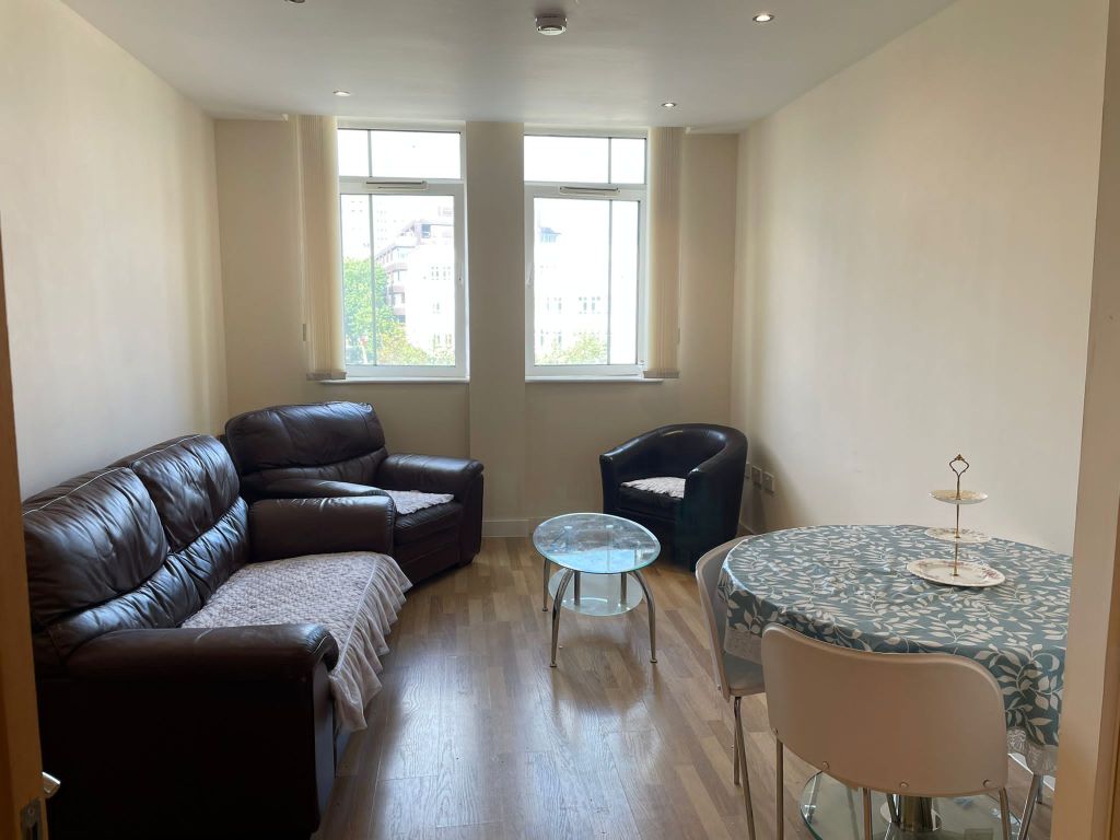 Property photo 1 of 7 2 Bedroom Apartment In Swansea