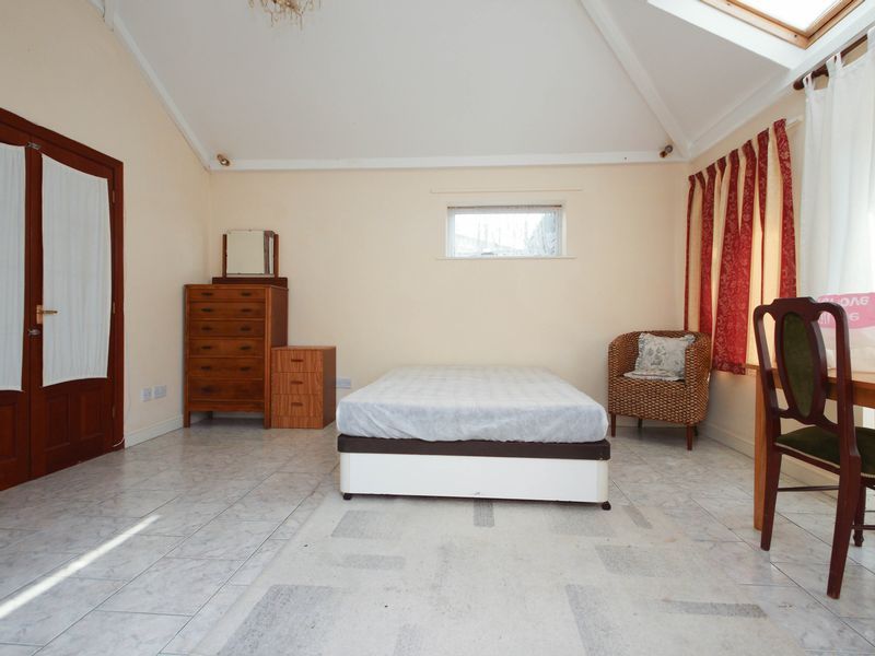 Property photo 2 of 10 Photo 3