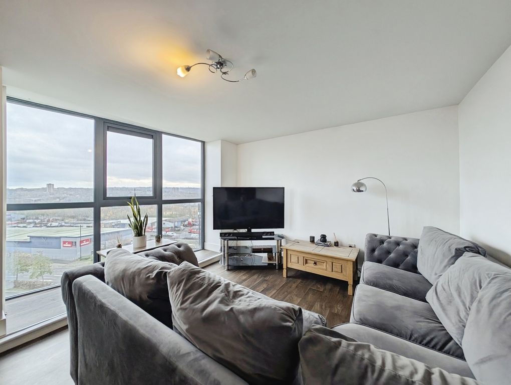 Property photo 2 of 12 Pbox-Img.Jpg