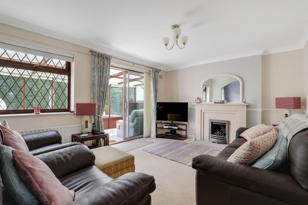 Property photo 2 of 19