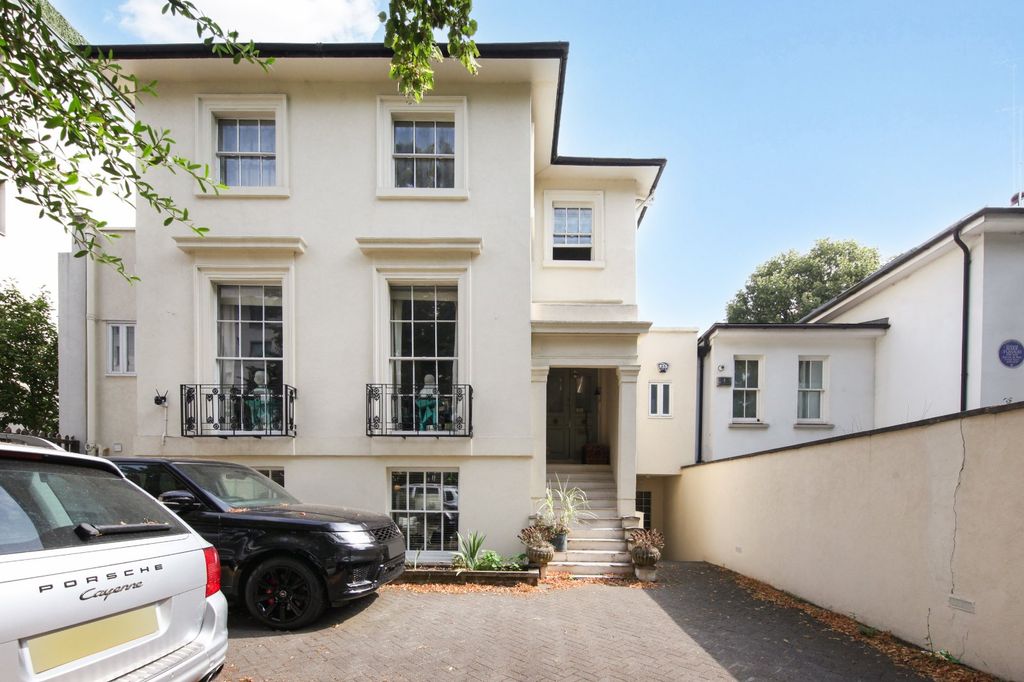 Property photo 2 of 24