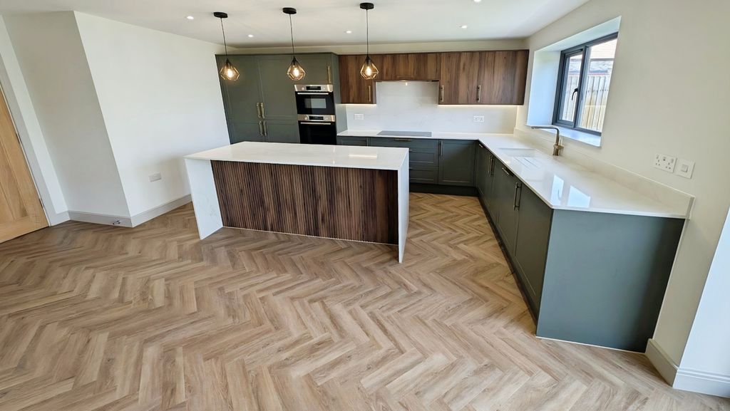 Property photo 2 of 22 Pbox-Img.Jpg