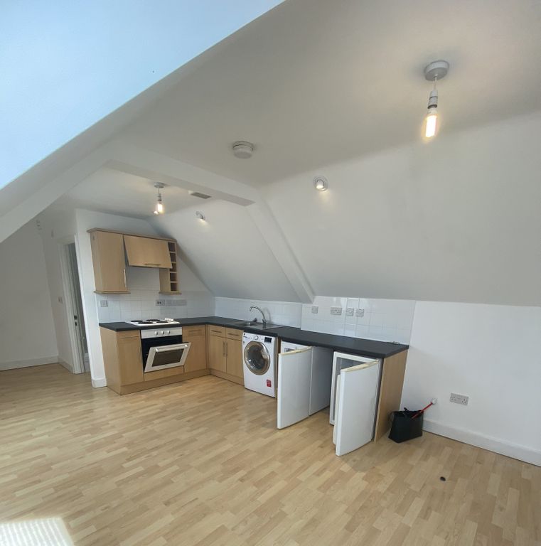 Property photo 2 of 6 Studio