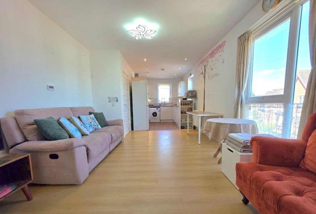 Property photo 2 of 11