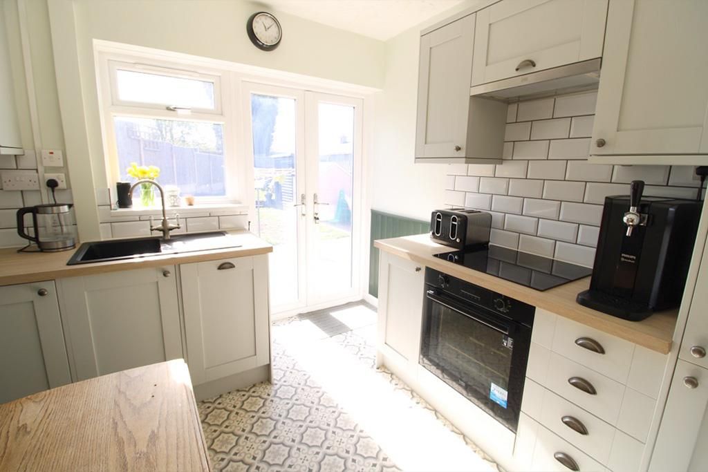 Property photo 3 of 16 Kitchen.Jpg
