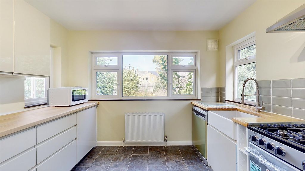 Property photo 3 of 13 P11.Jpg